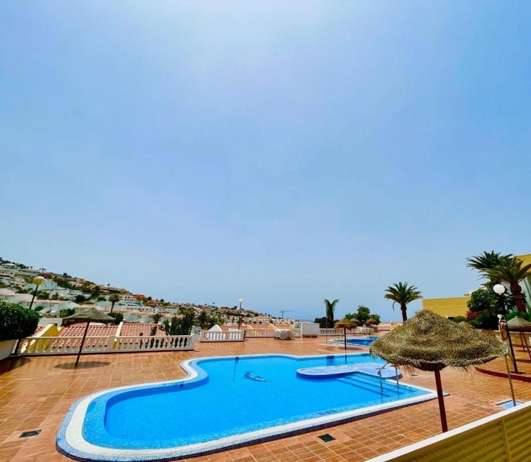 Las Brisas Holiday Costa Adeje  Bagian luar foto